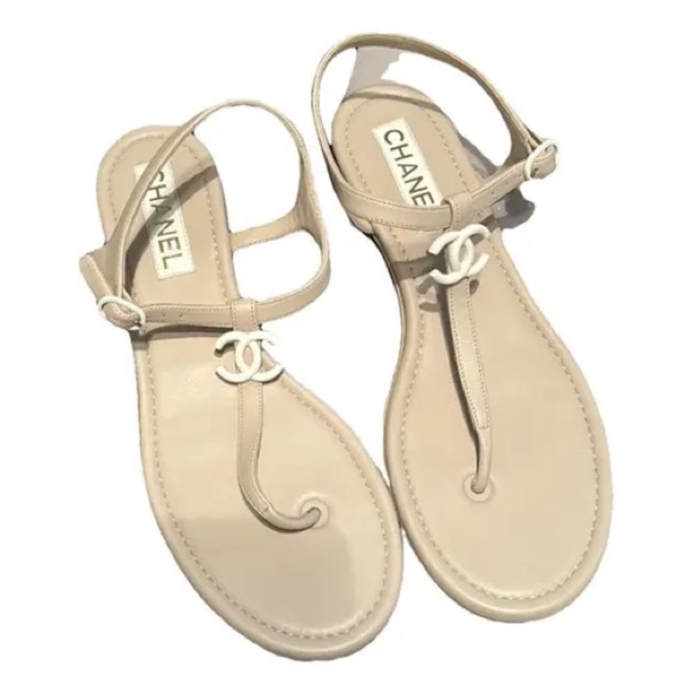 Chanel leather thong sandals